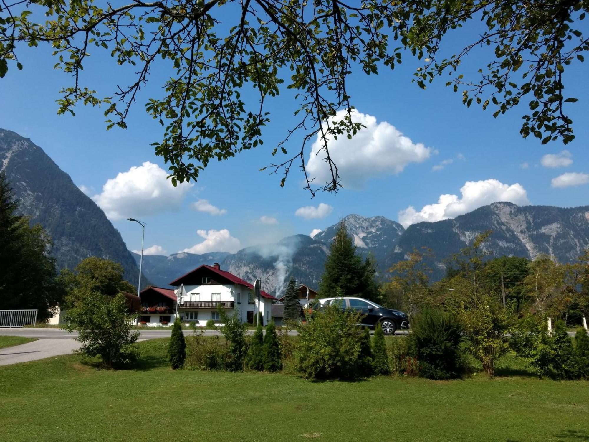Haus Alpenblick Apartment Obertraun Bagian luar foto